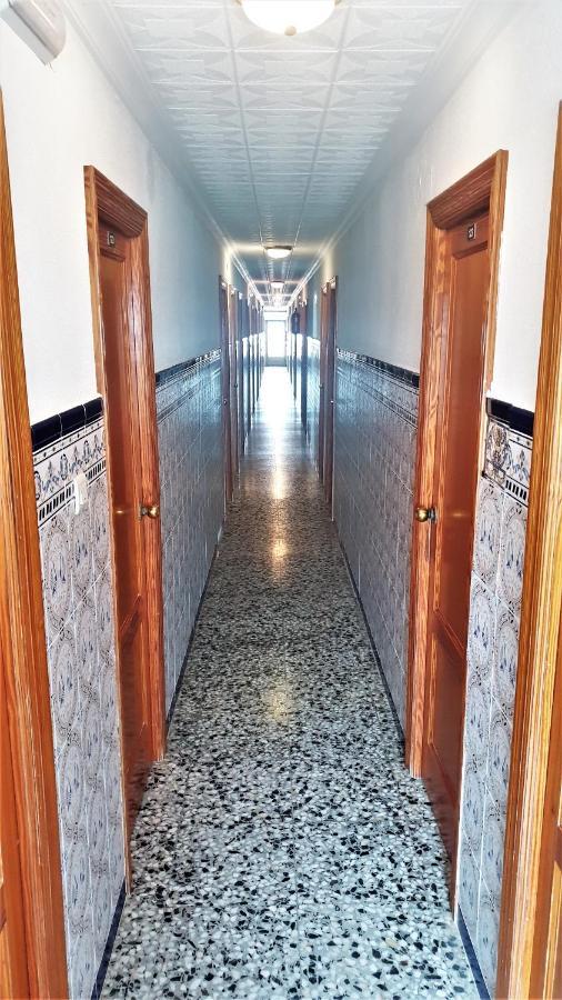 Vacansis Habitaciones De Hostal A Primera Linea De Playa En 쿠엘라 외부 사진
