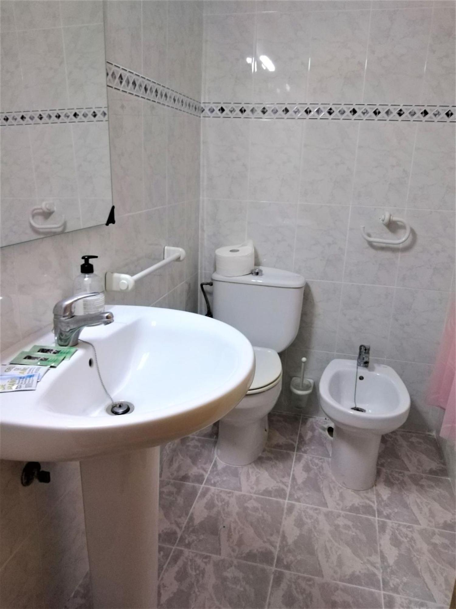 Vacansis Habitaciones De Hostal A Primera Linea De Playa En 쿠엘라 외부 사진